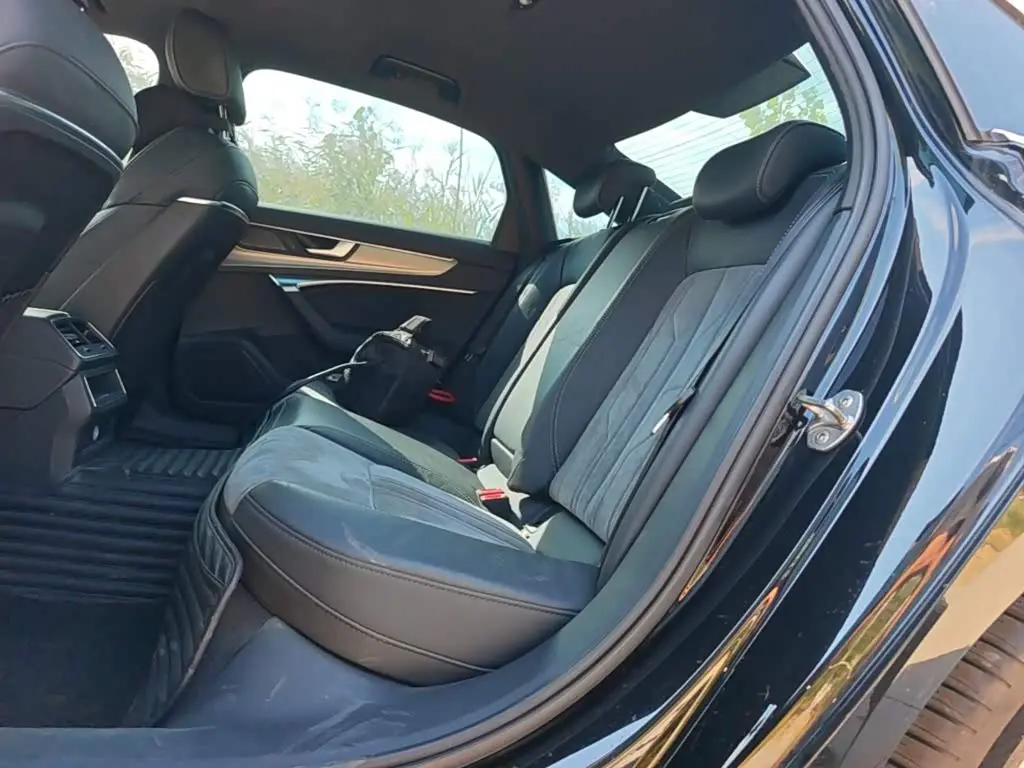 Audi A6L 2020 — ფოტო 17/20