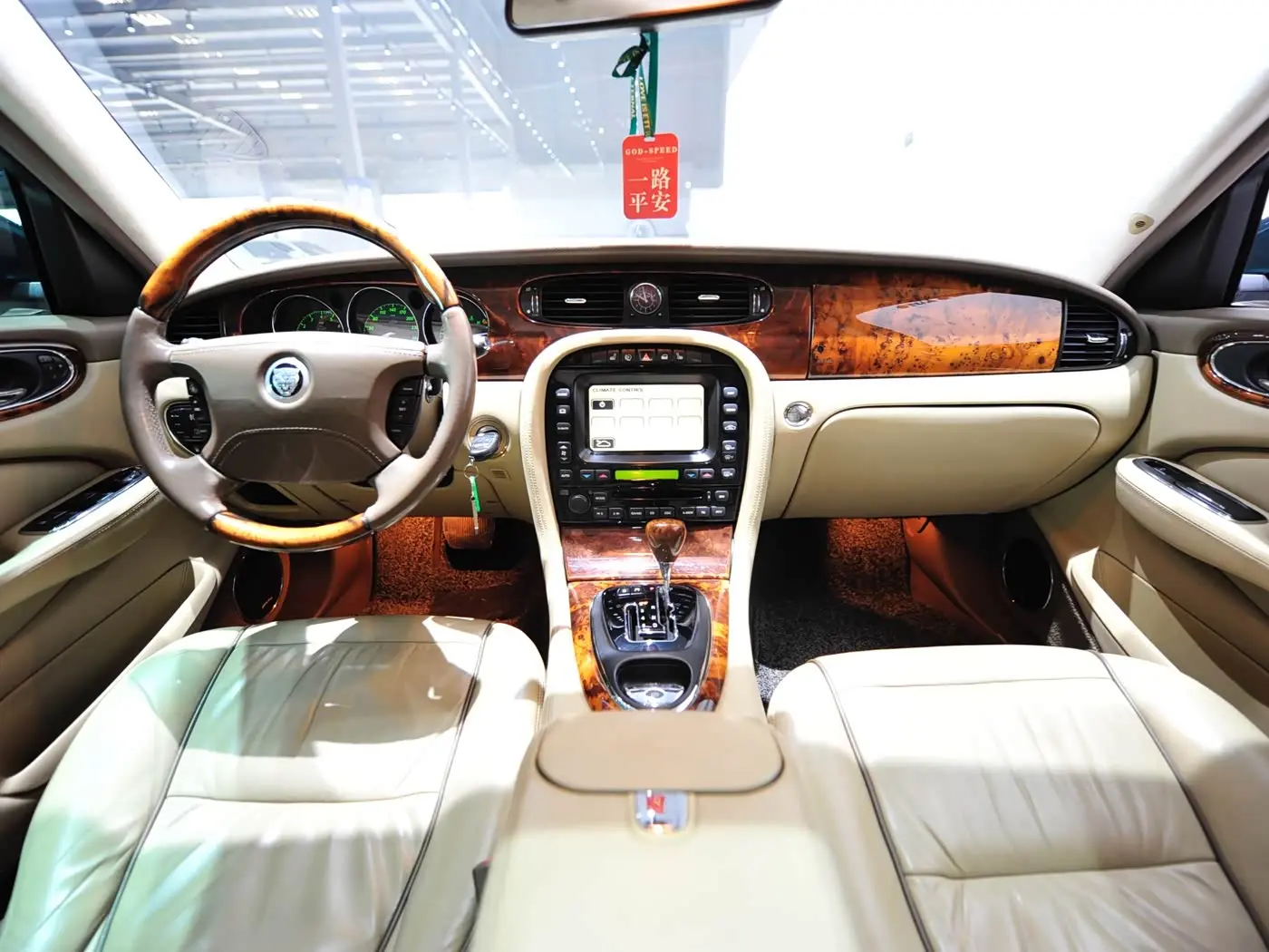 Jaguar XJ 2008 — Фото 15/20