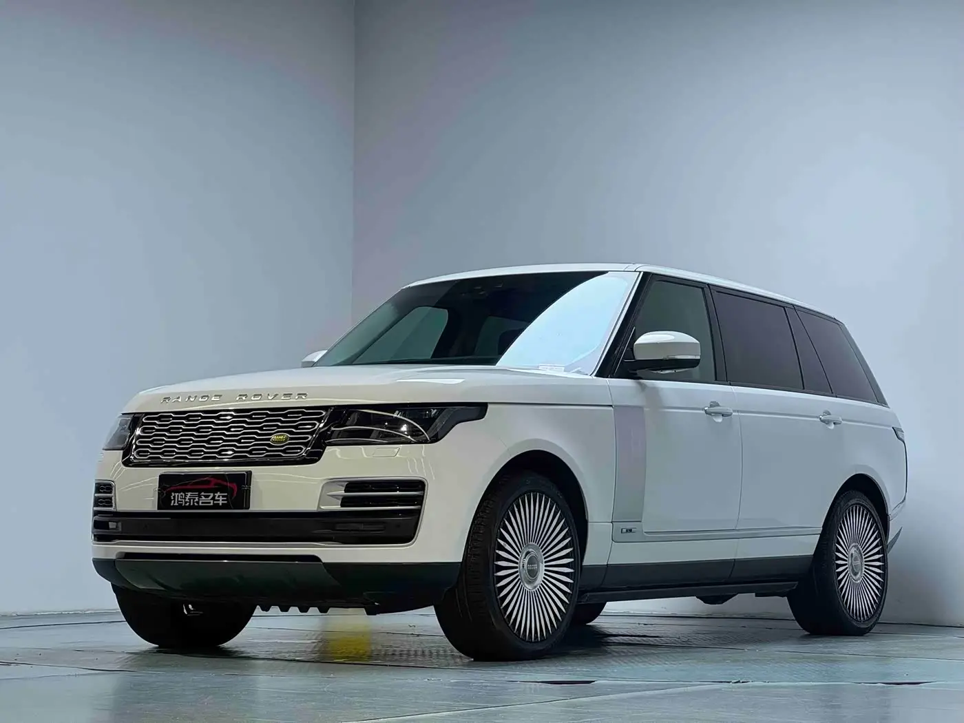 Land Rover Range Rover 2018 — Фото 3/20