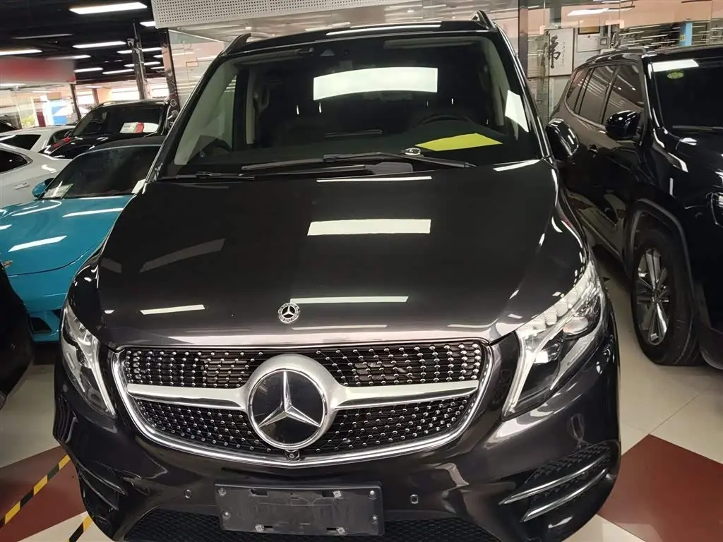 Mercedes-Benz V-Class 2020 — Photo 3/20