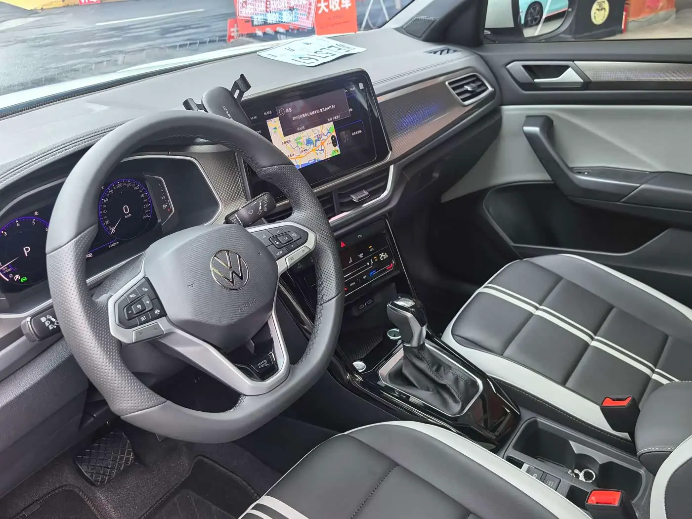 Volkswagen T-ROC 2026 — Фото 16/20