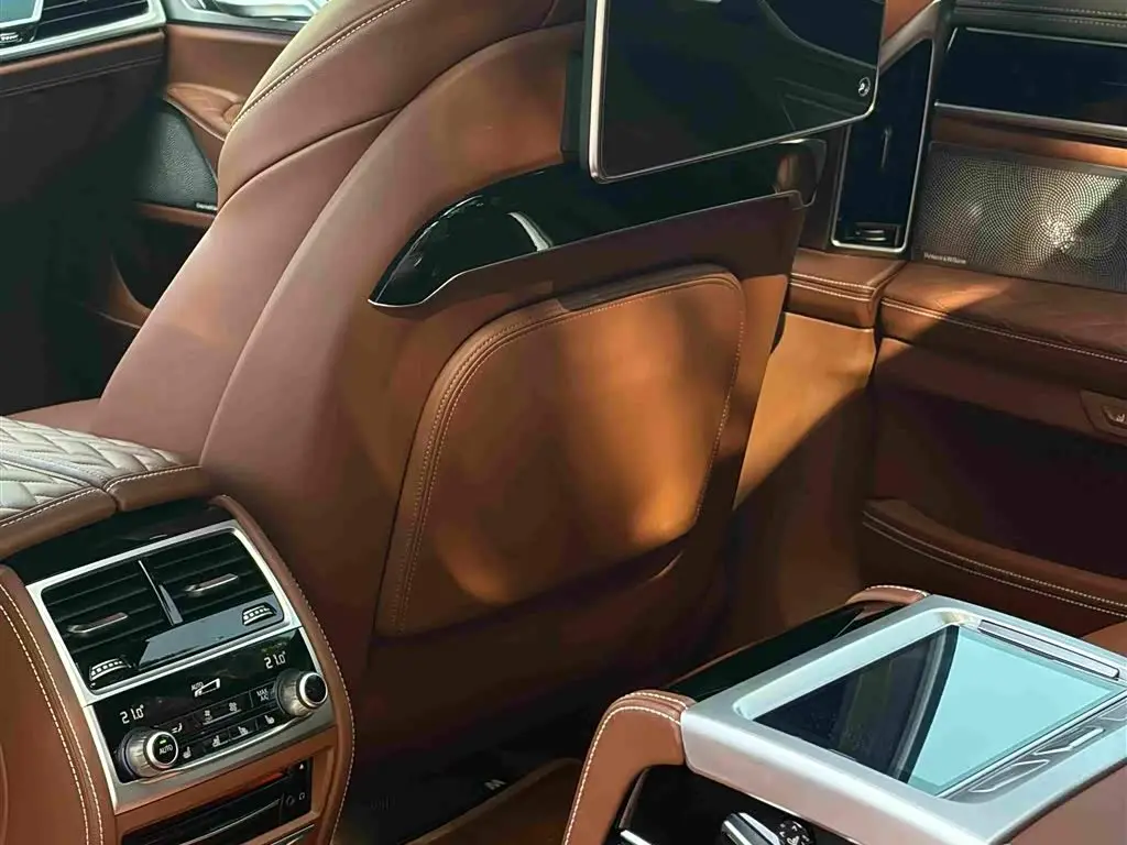 BMW 7 Series 2021 — Фото 14/20