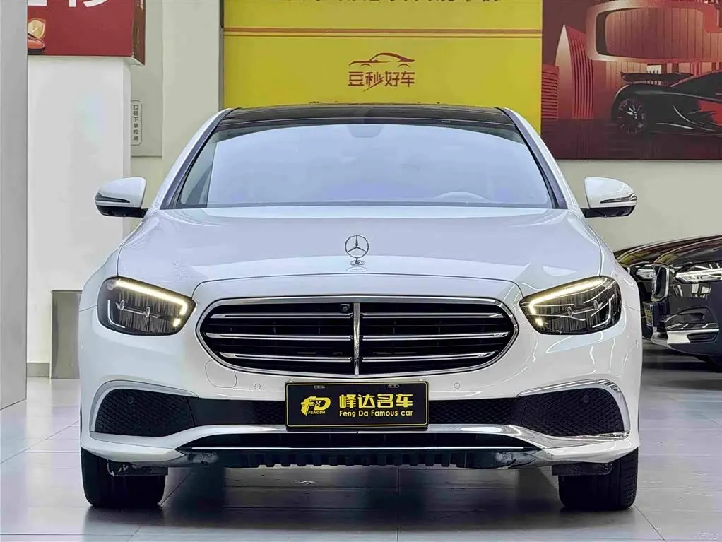 Mercedes-Benz E-Class 2021 — Photo 3/15
