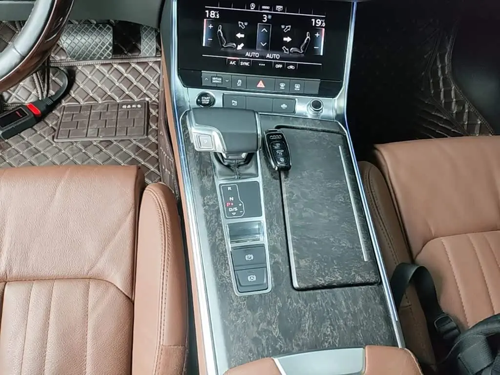 Audi A6L 2021 — Photo 14/20