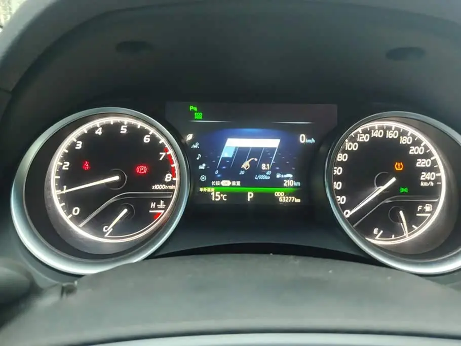 Toyota Camry 2018 — Photo 14/16