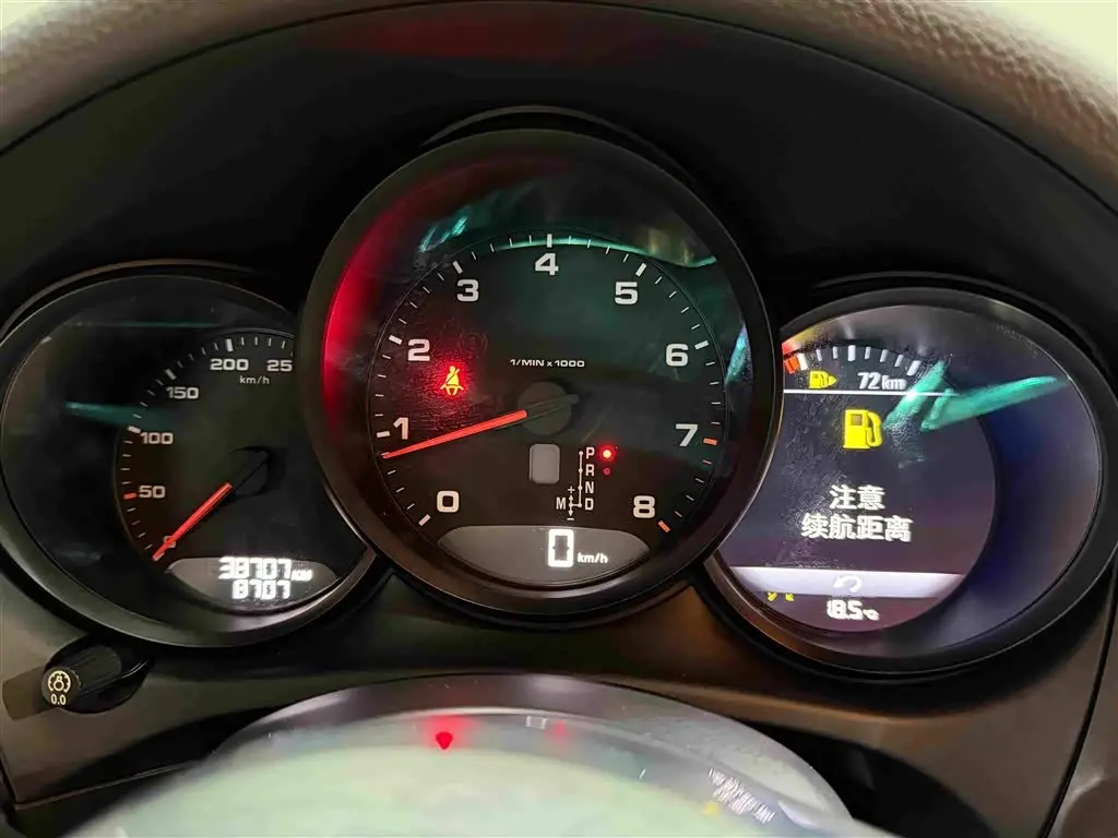 Porsche Macan 2018 — Photo 2/9
