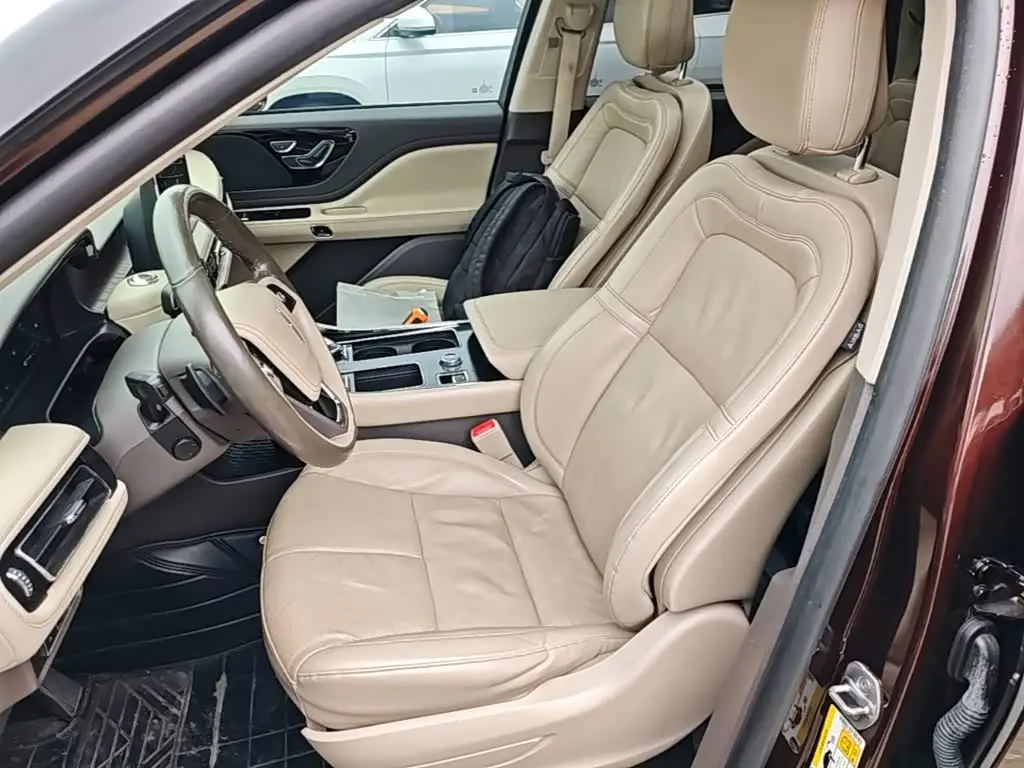 Lincoln Aviator 2020 — Photo 15/20
