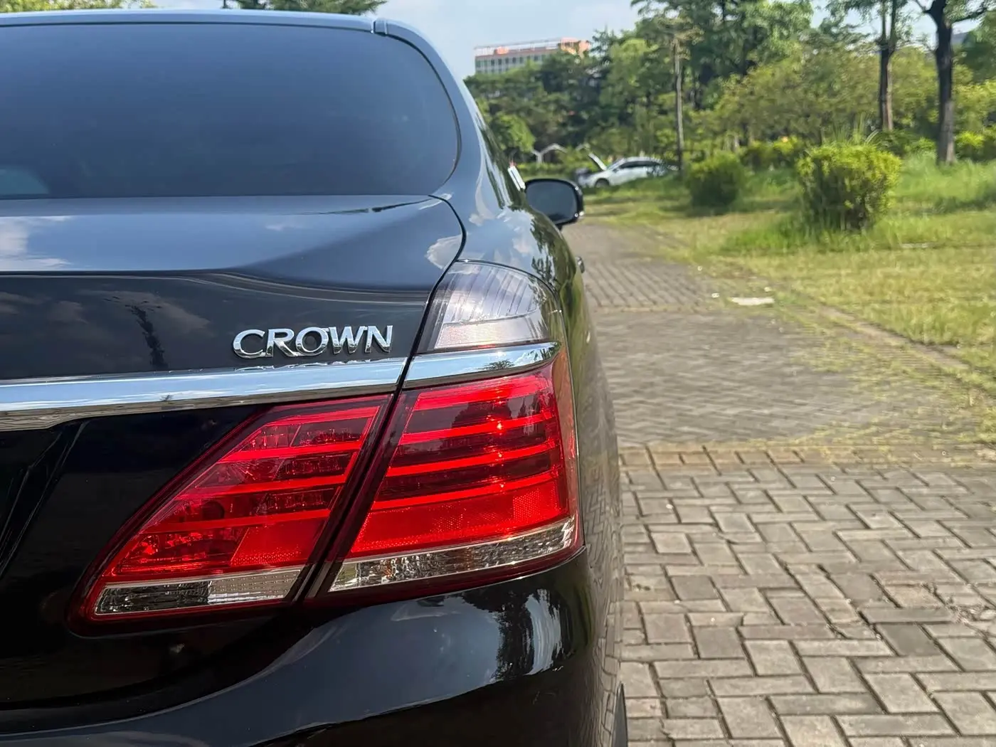 Toyota Crown 2014 — Photo 9/17
