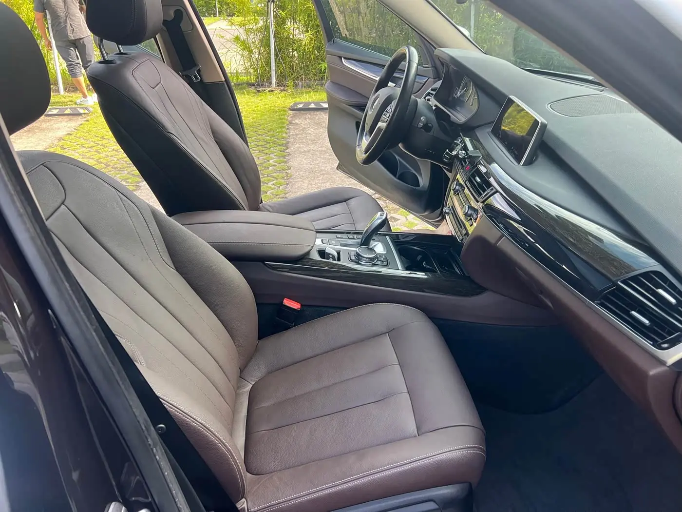 BMW X5 2015 — Photo 11/16