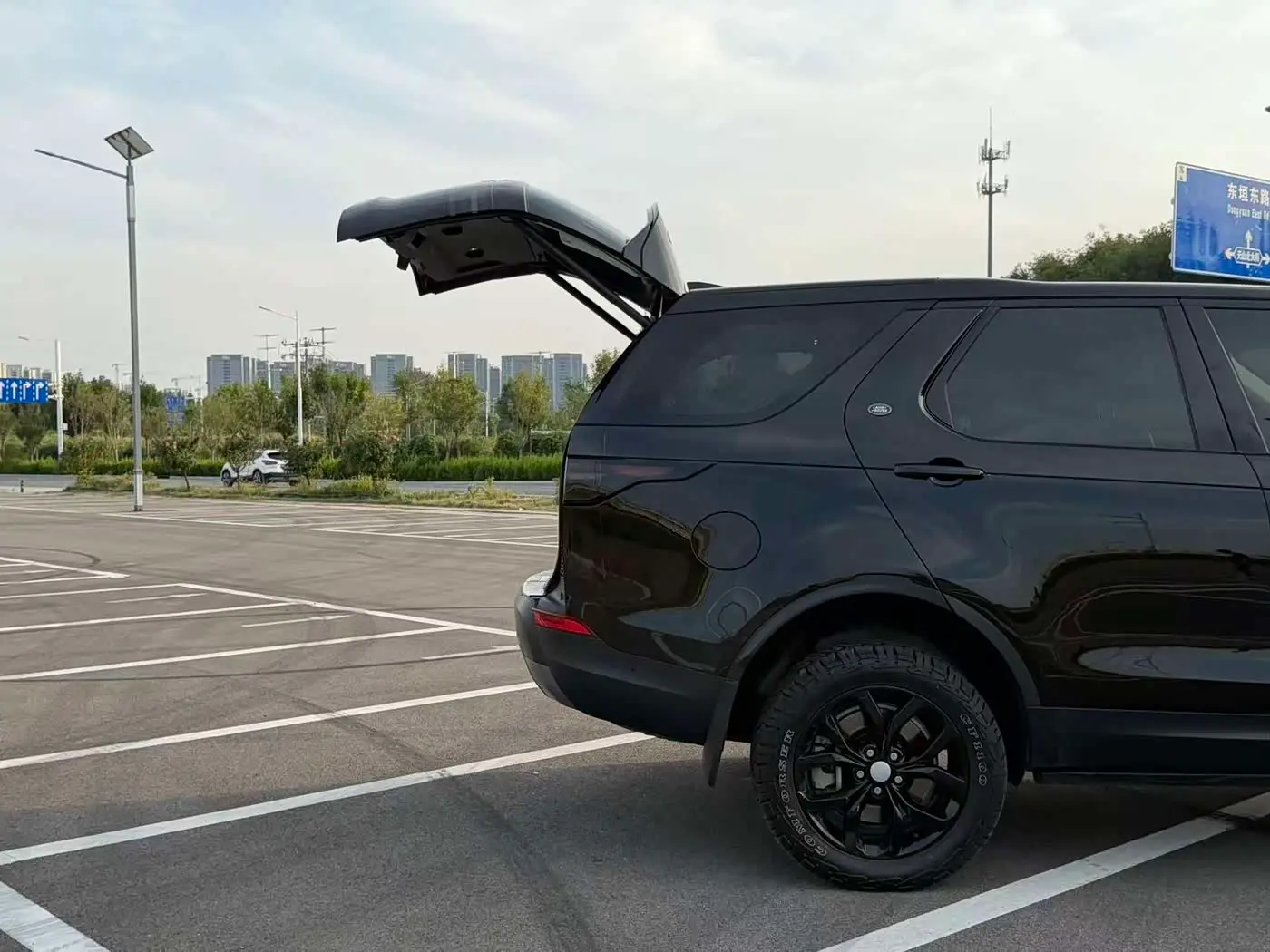 Land Rover Discovery 2020 — Фото 11/20