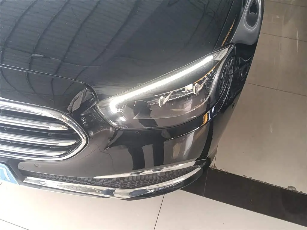 Mercedes-Benz E-Class 2023 — Photo 18/20