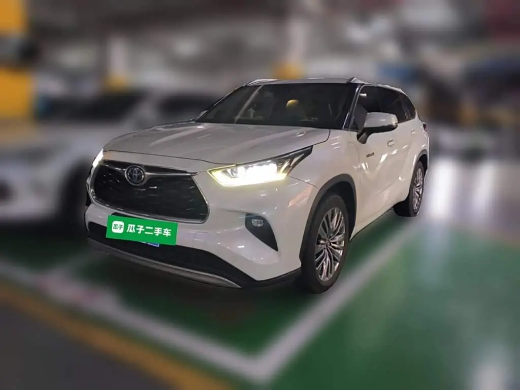 Toyota Highlander 2022 — Photo 1/20