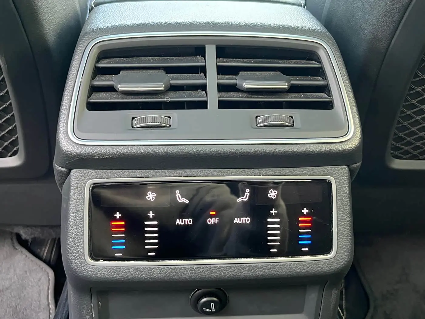 Audi A6L 2021 — Photo 19/20