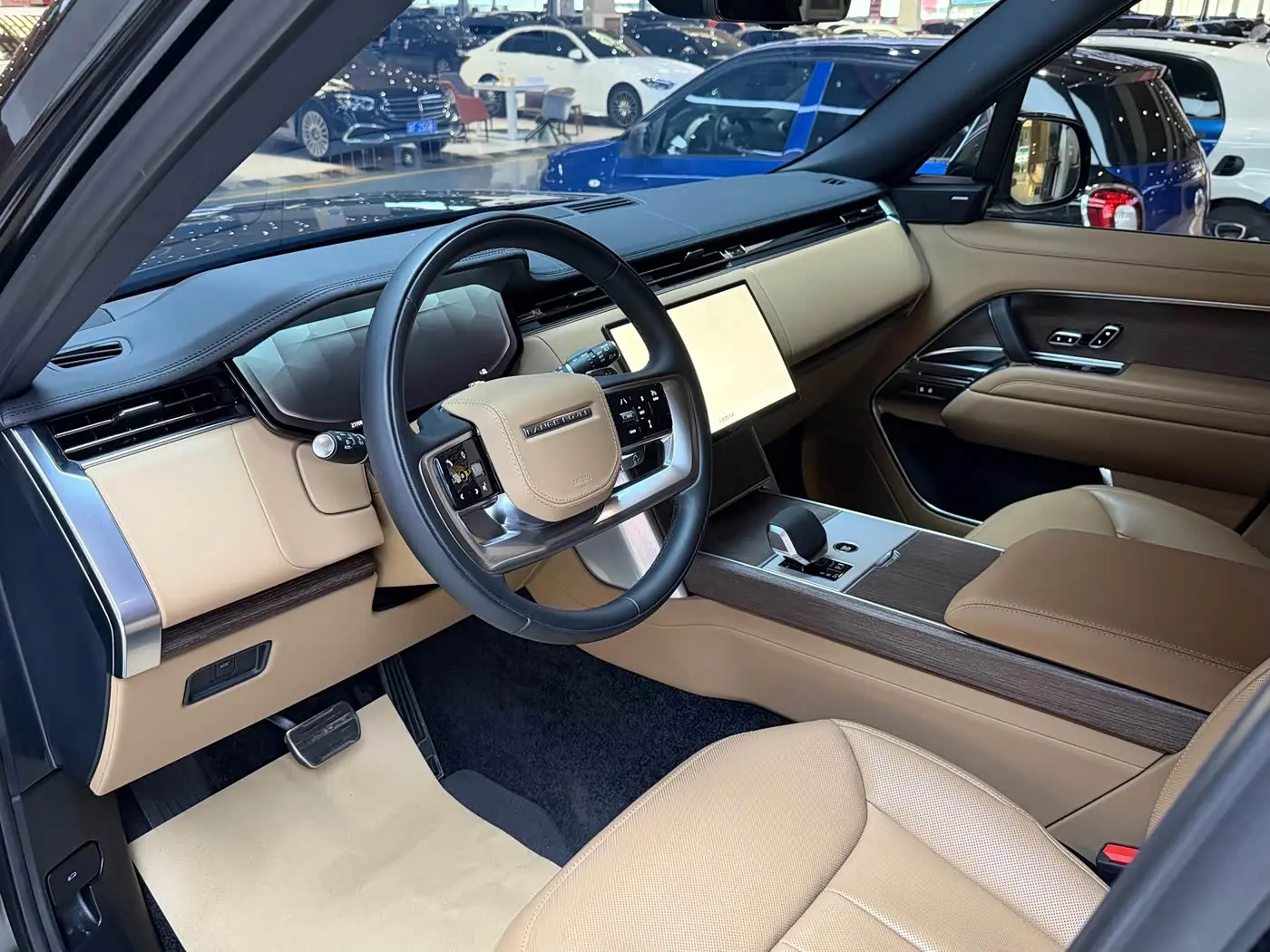 Land Rover Range Rover 2025 — Фото 5/15