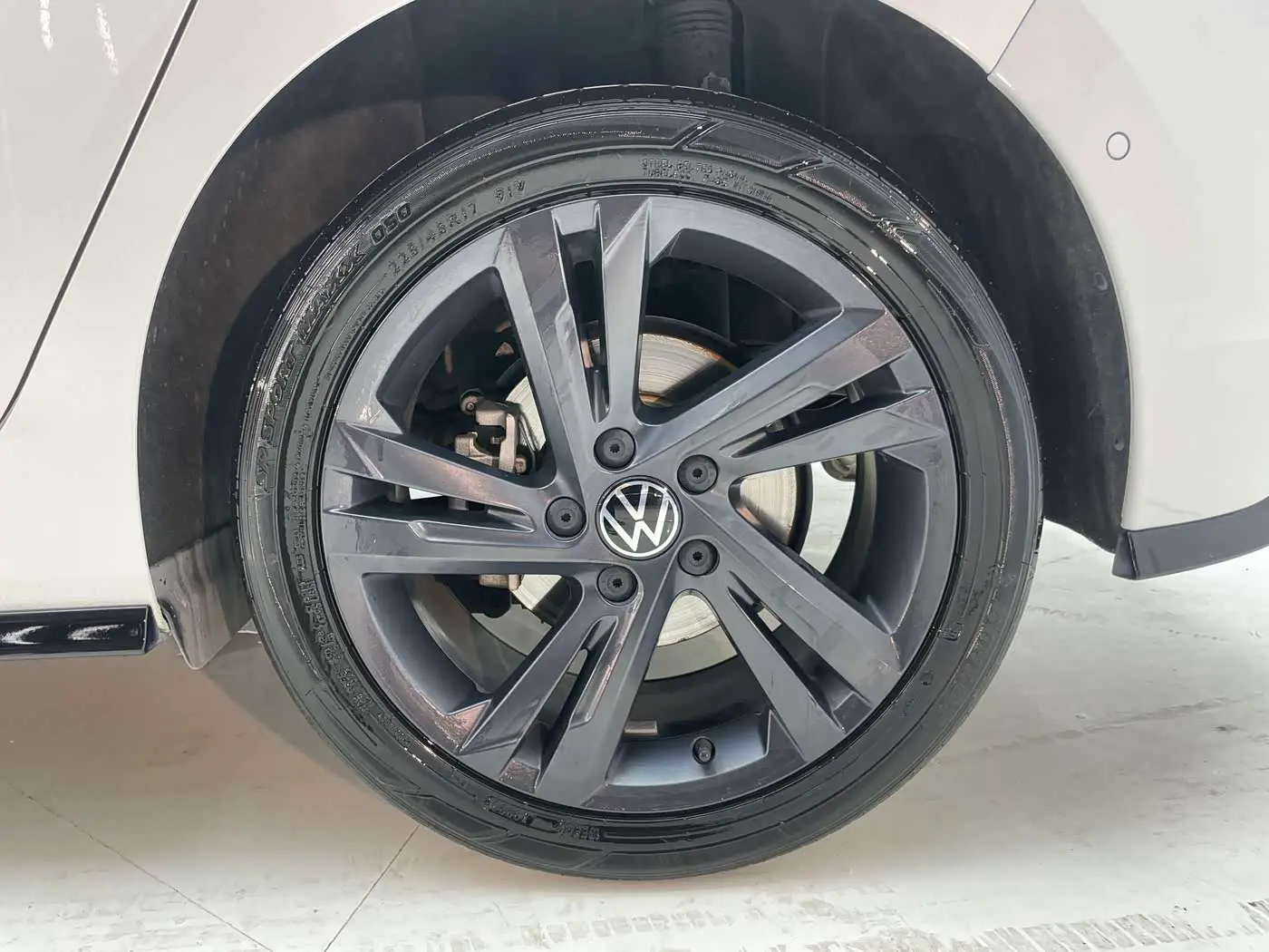 Volkswagen Golf 2023 — Photo 14/20