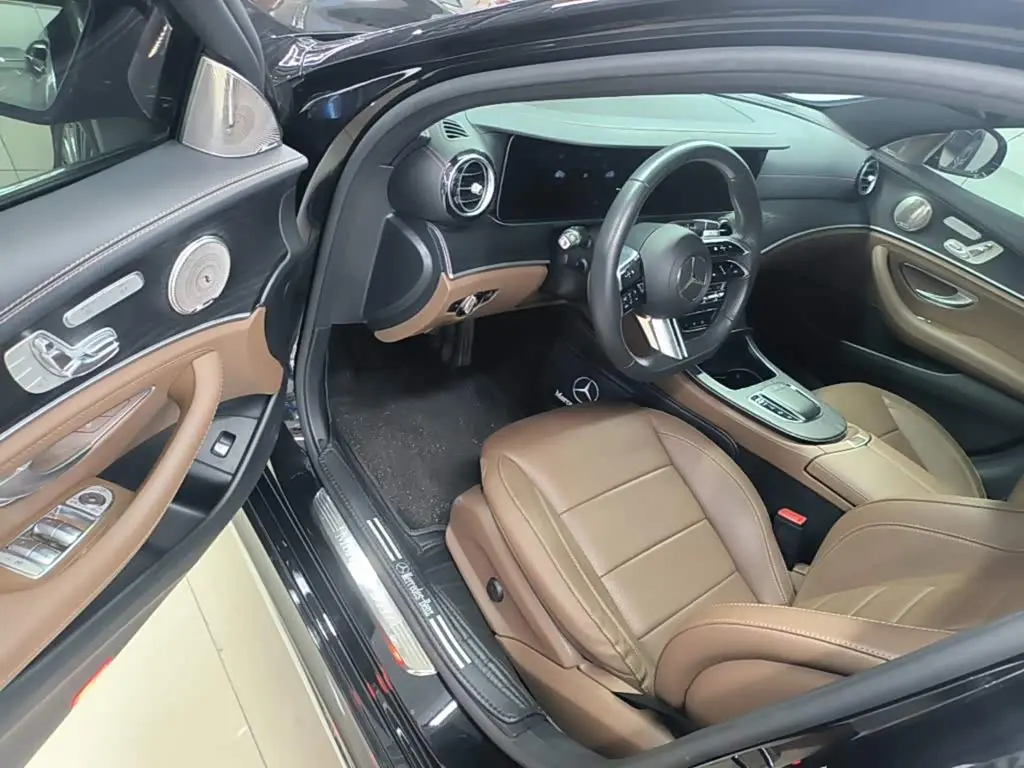 Mercedes-Benz E-Class 2023 — Фото 16/20