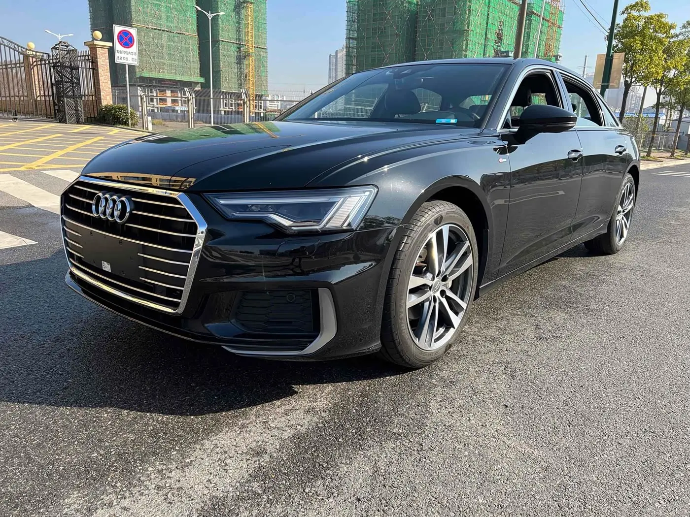 Audi A6L 2020 — Photo 1/11
