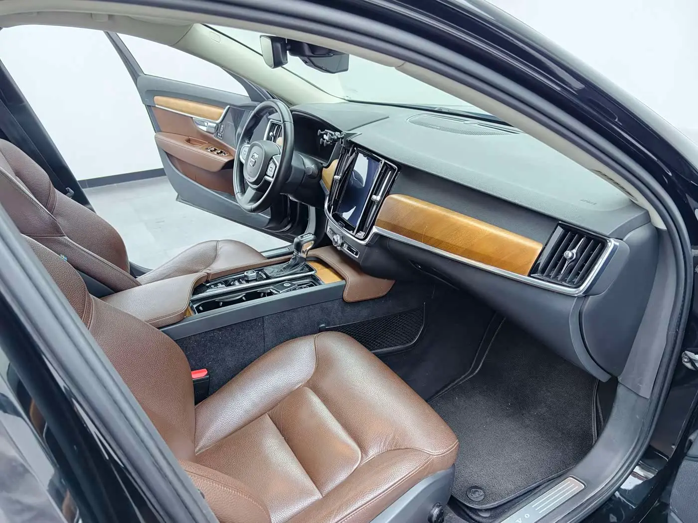 Volvo S90 2018 — Фото 18/20