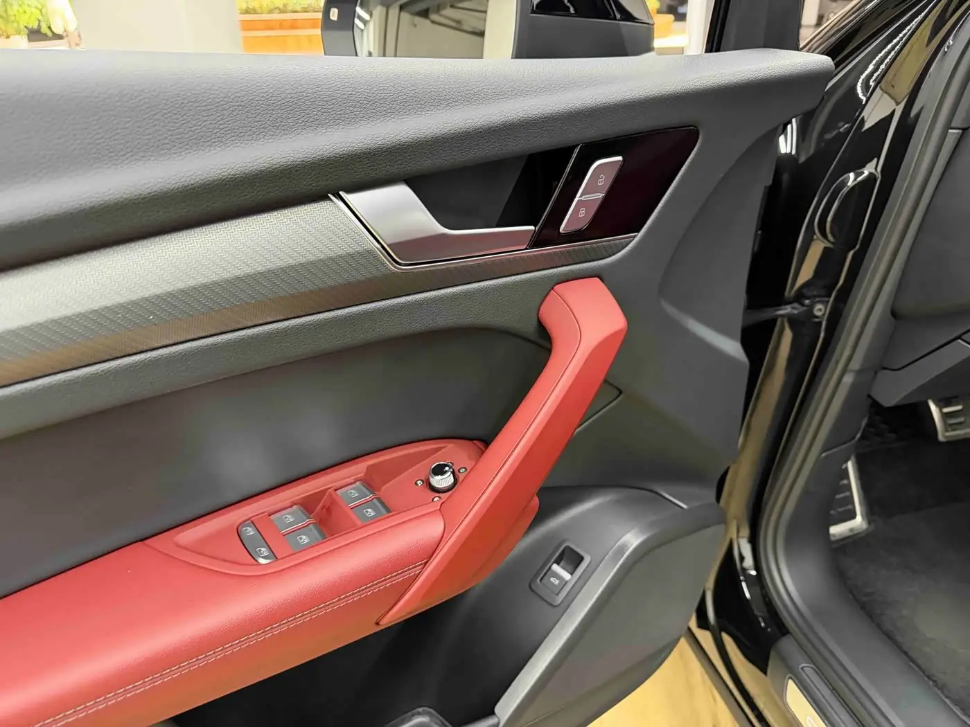 Audi Q5L 2024 — Photo 8/20