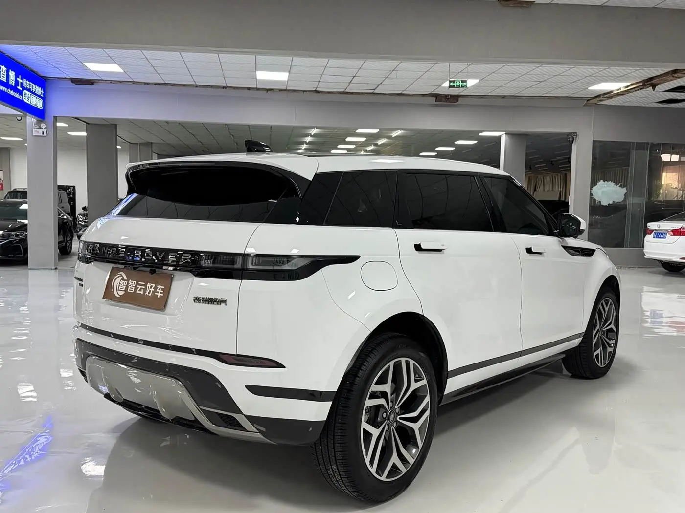 Land Rover Range Rover Evoque 2024 — Фото 9/9