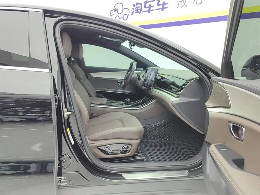 BYD Han 2024 — Photo 8/16