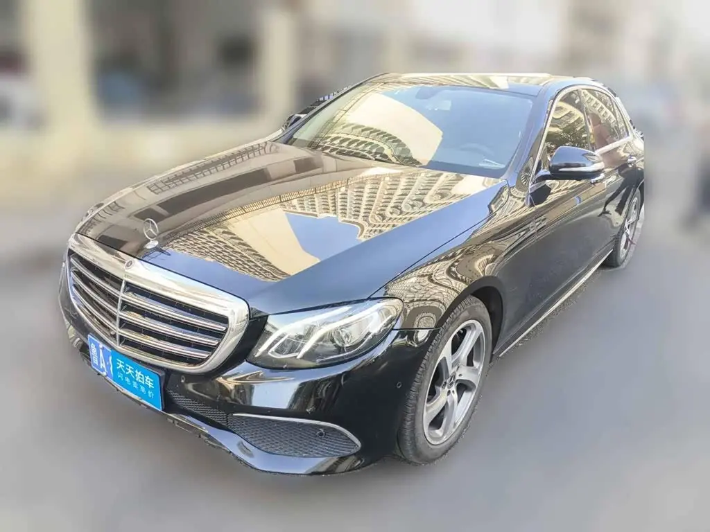 Mercedes-Benz E-Class 2018 — Фото 1/13