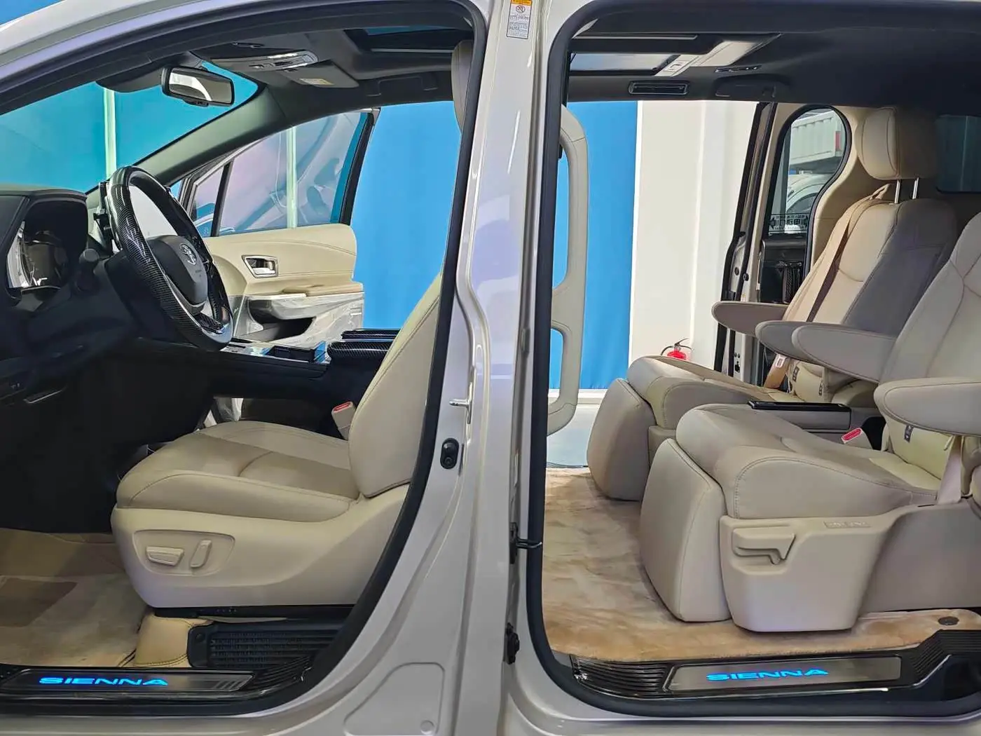 Toyota Sienna 2023 — Photo 5/20