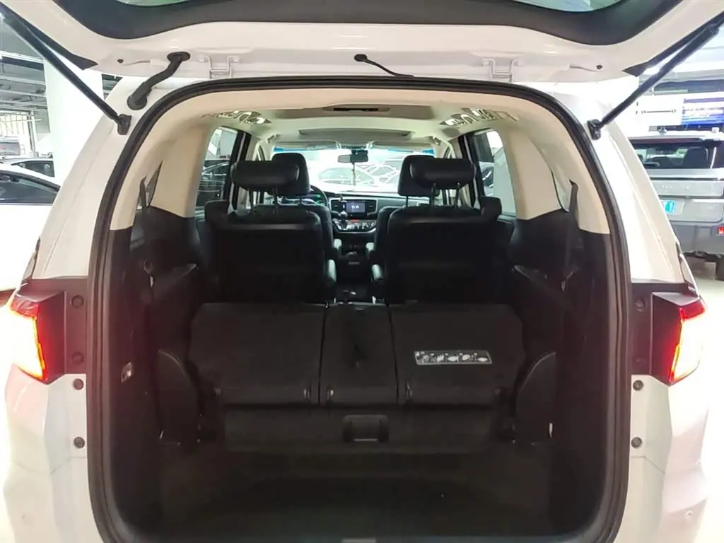 Honda Odyssey 2018 — Photo 19/20