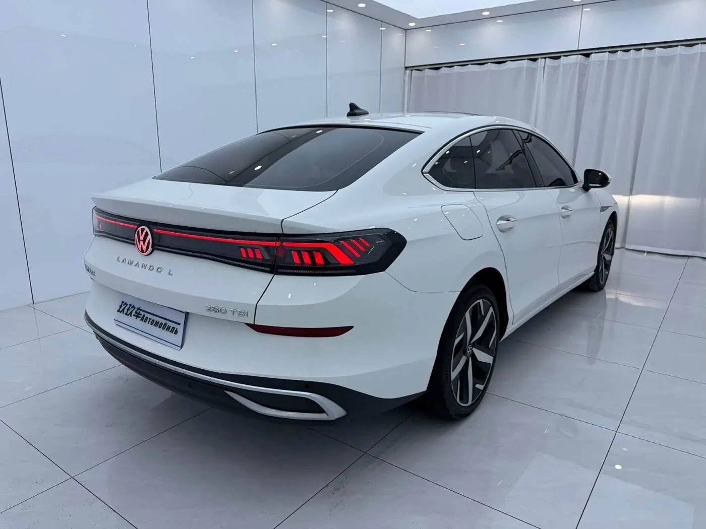 Volkswagen Lamando 2022 — Photo 4/19