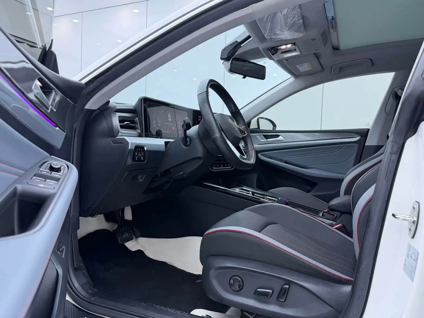Volkswagen Lamando 2022 — Photo 7/19