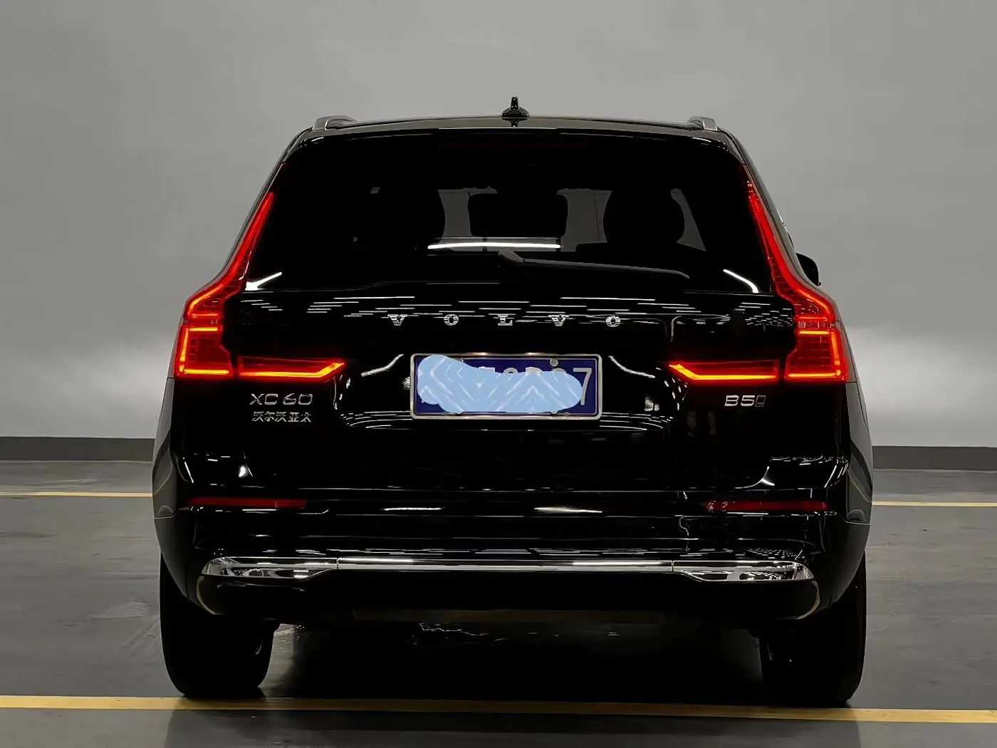 Volvo XC60 2021 — Фото 5/20