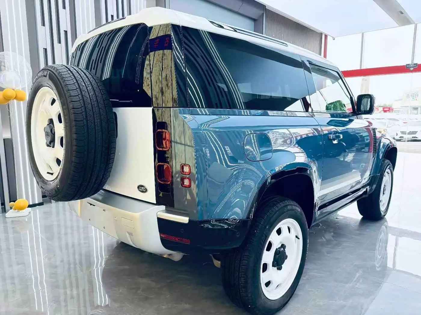 Land Rover Defender 2025 — Фото 20/20
