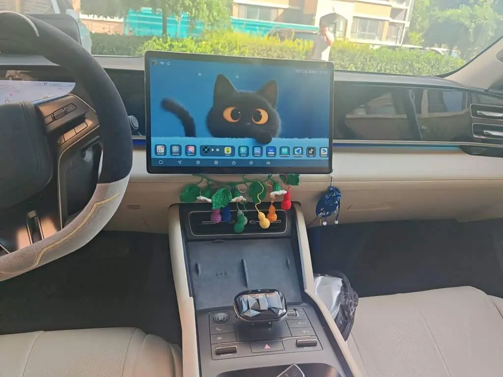 BYD Qin L 2024 — Photo 9/20