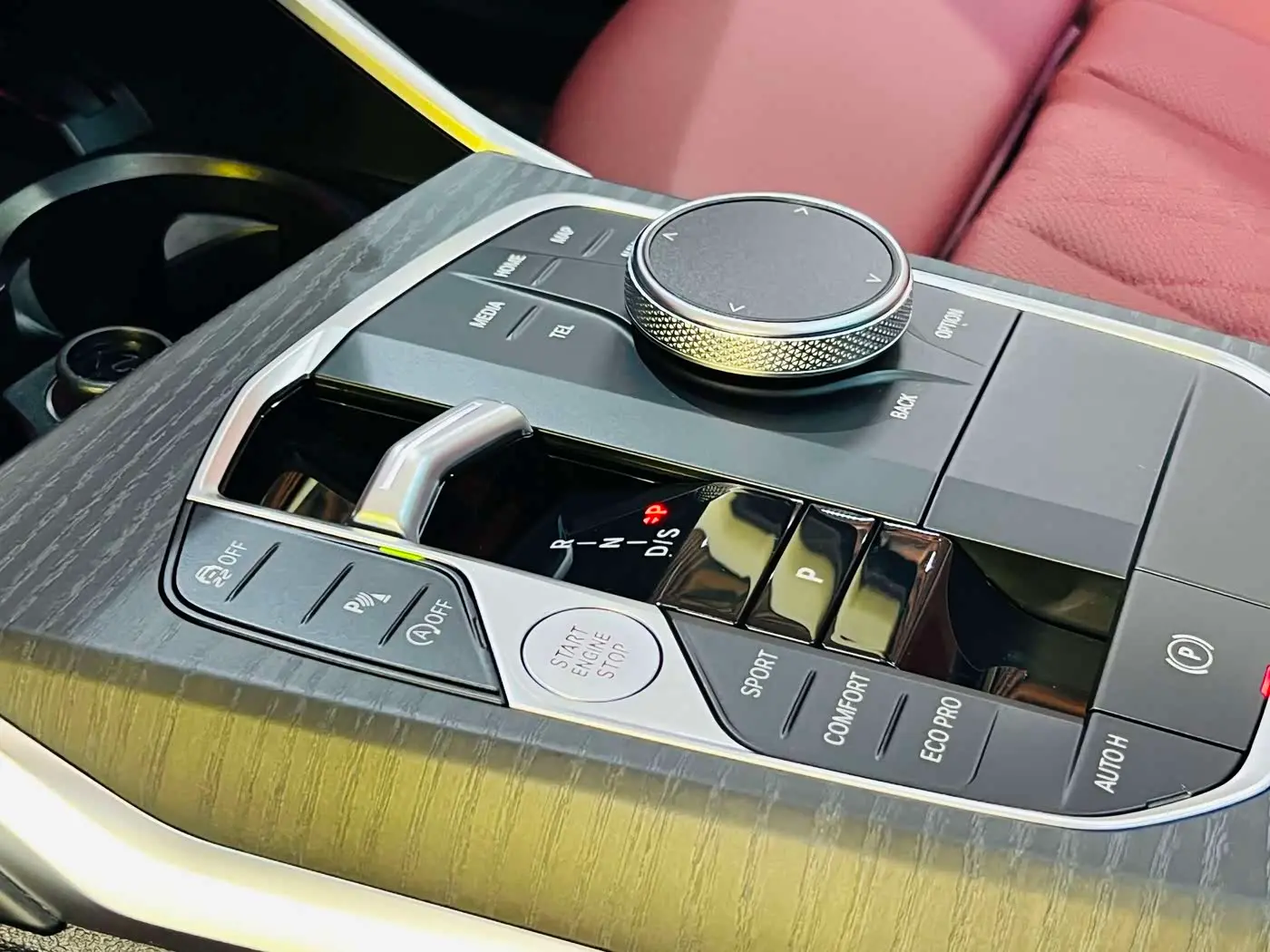 BMW 3 Series 2025 — Фото 8/18