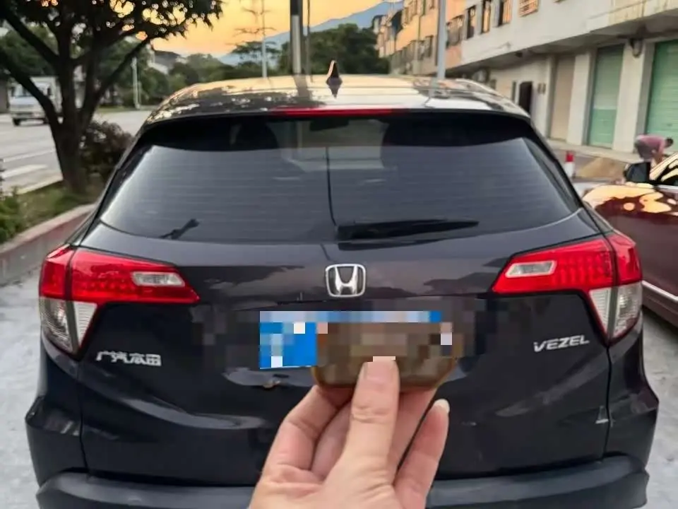 Honda Vezel 2022 — Photo 3/7
