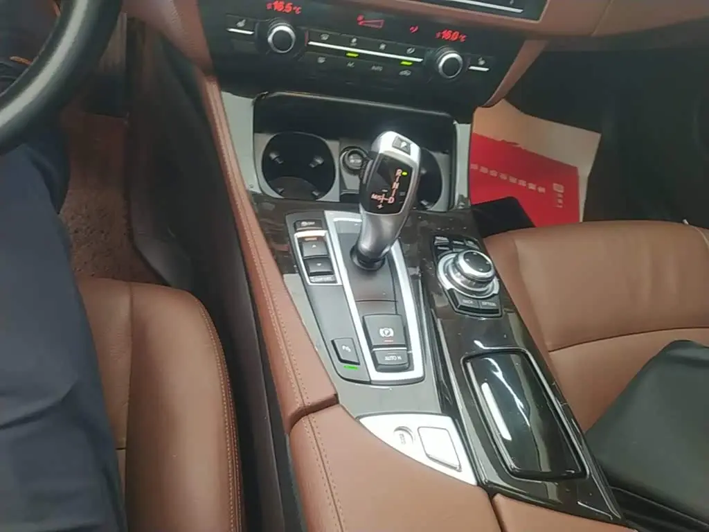 BMW 5 Series 2016 — Фото 14/20