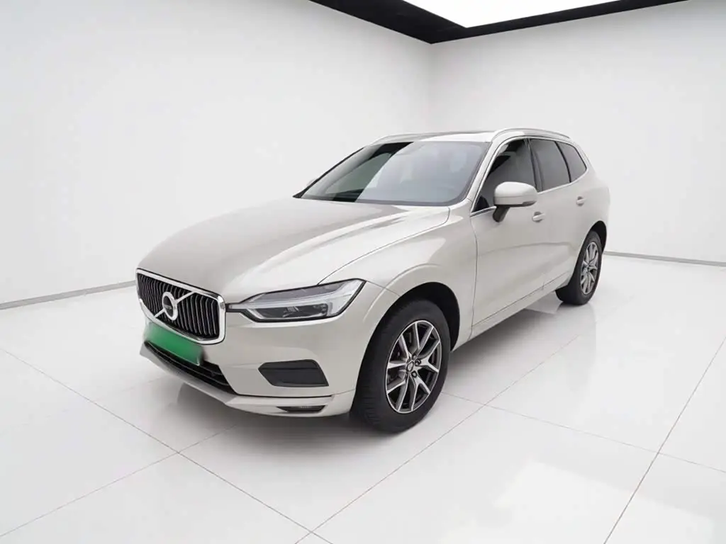 Volvo XC60 2019 — Фото 1/20