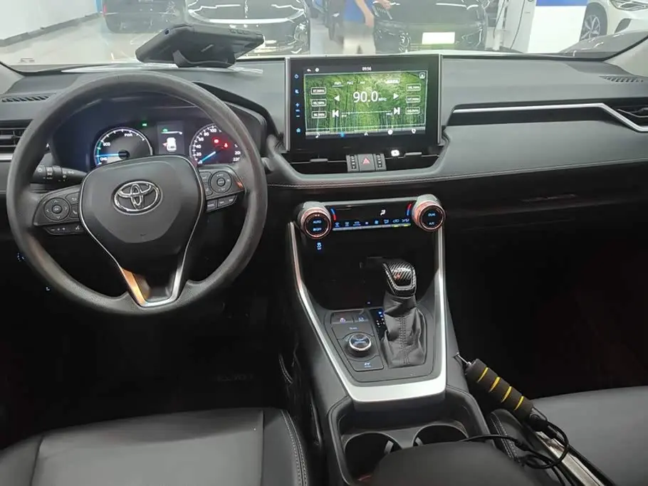 Toyota Wildlander 2021 — Photo 12/16