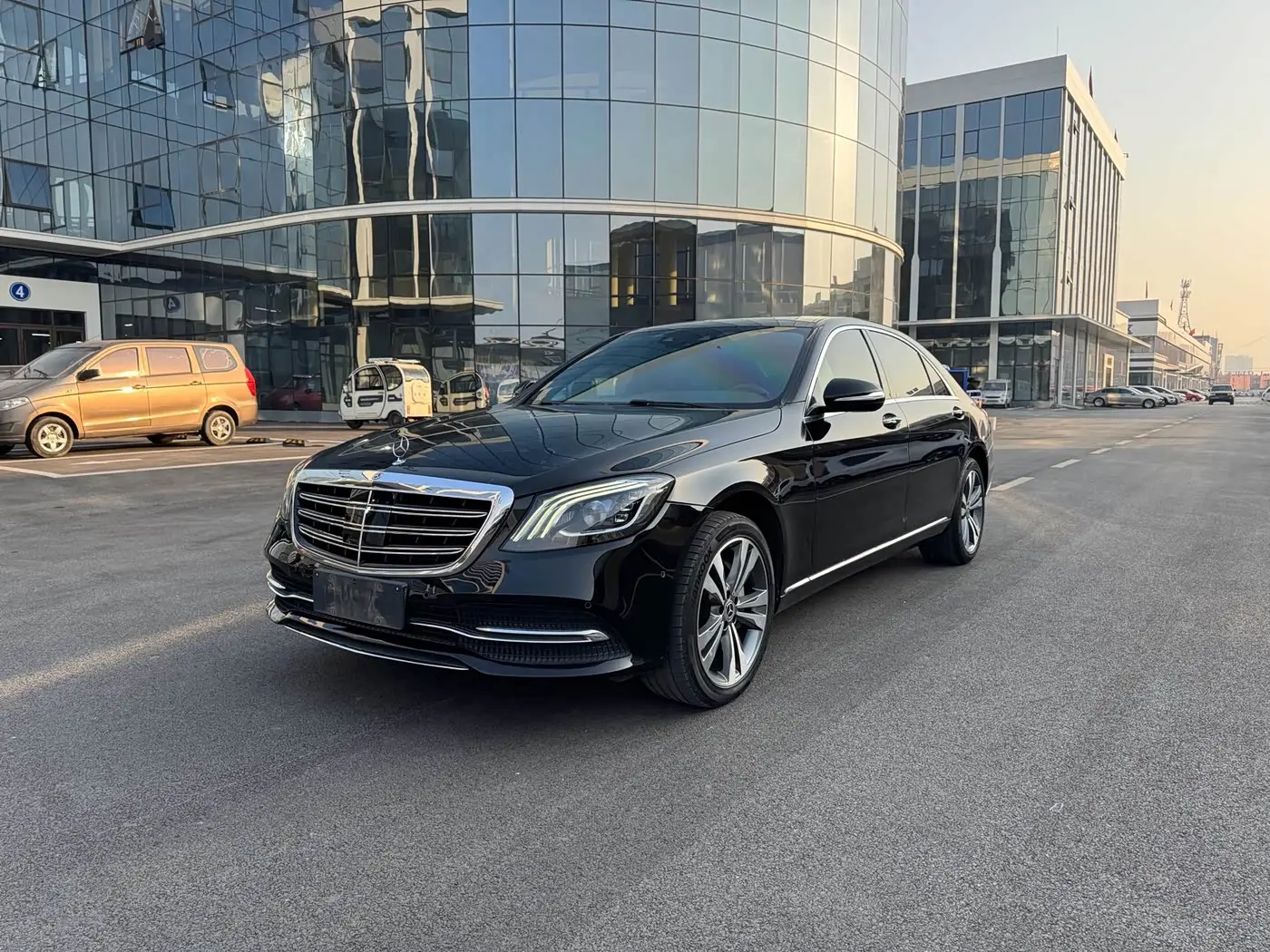 Mercedes-Benz S-Class 2019 — Фото 2/16