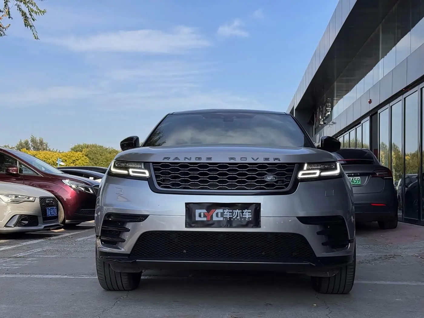 Land Rover Range Rover Velar 2019 — Фото 2/20
