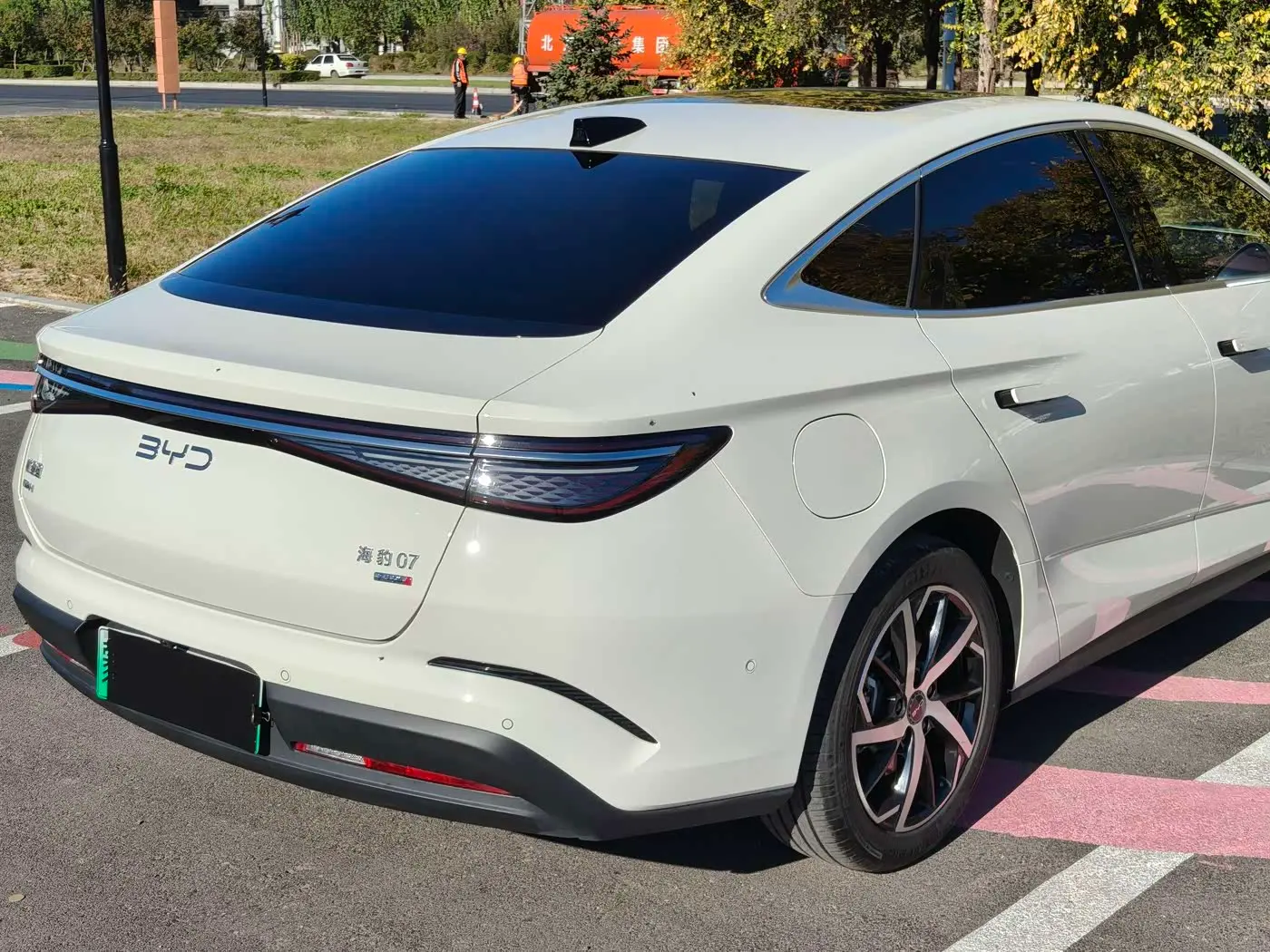 BYD Seal 07 DM-i 2025 — Фото 7/20