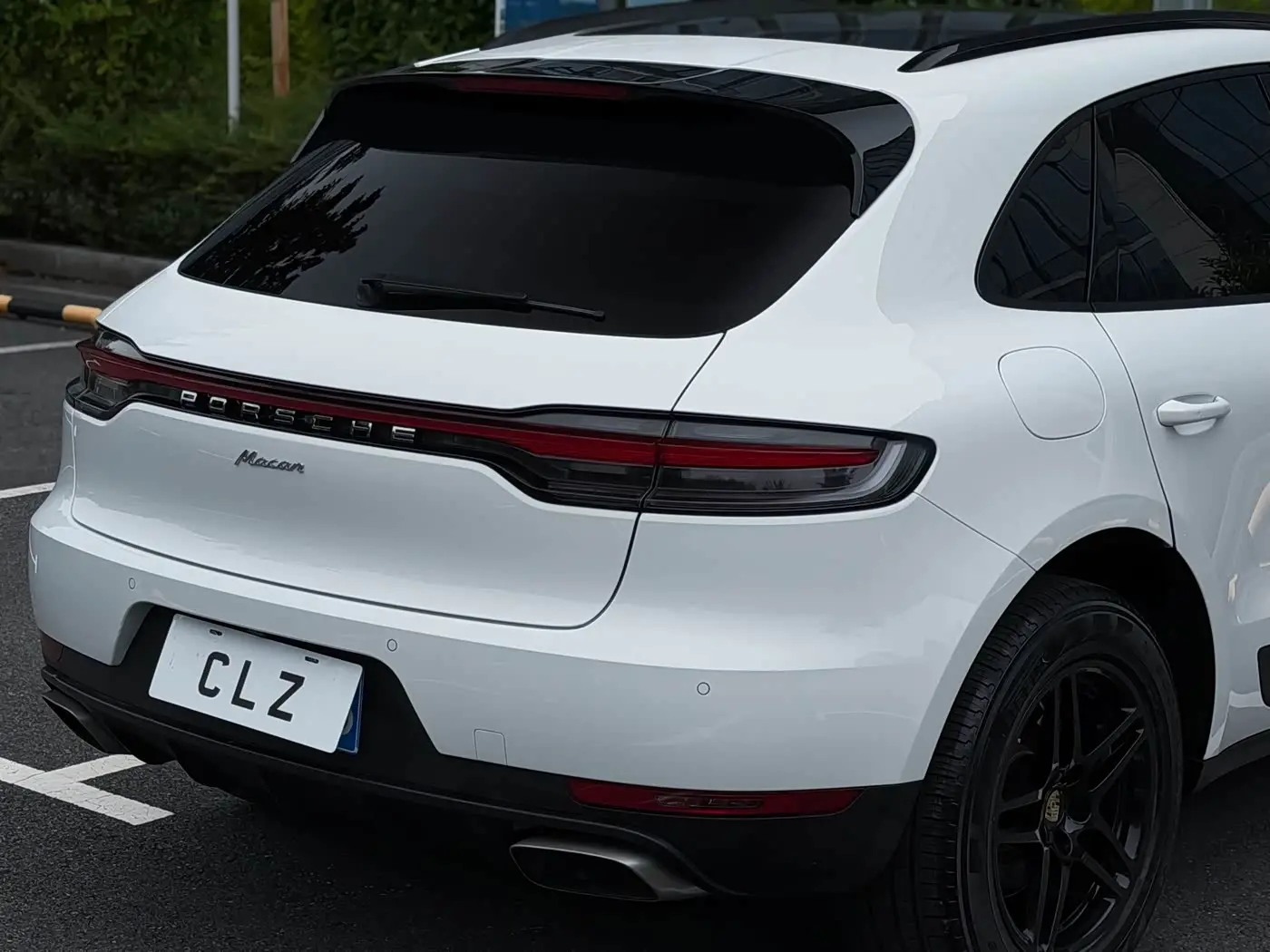 Porsche Macan 2019 — Photo 6/16