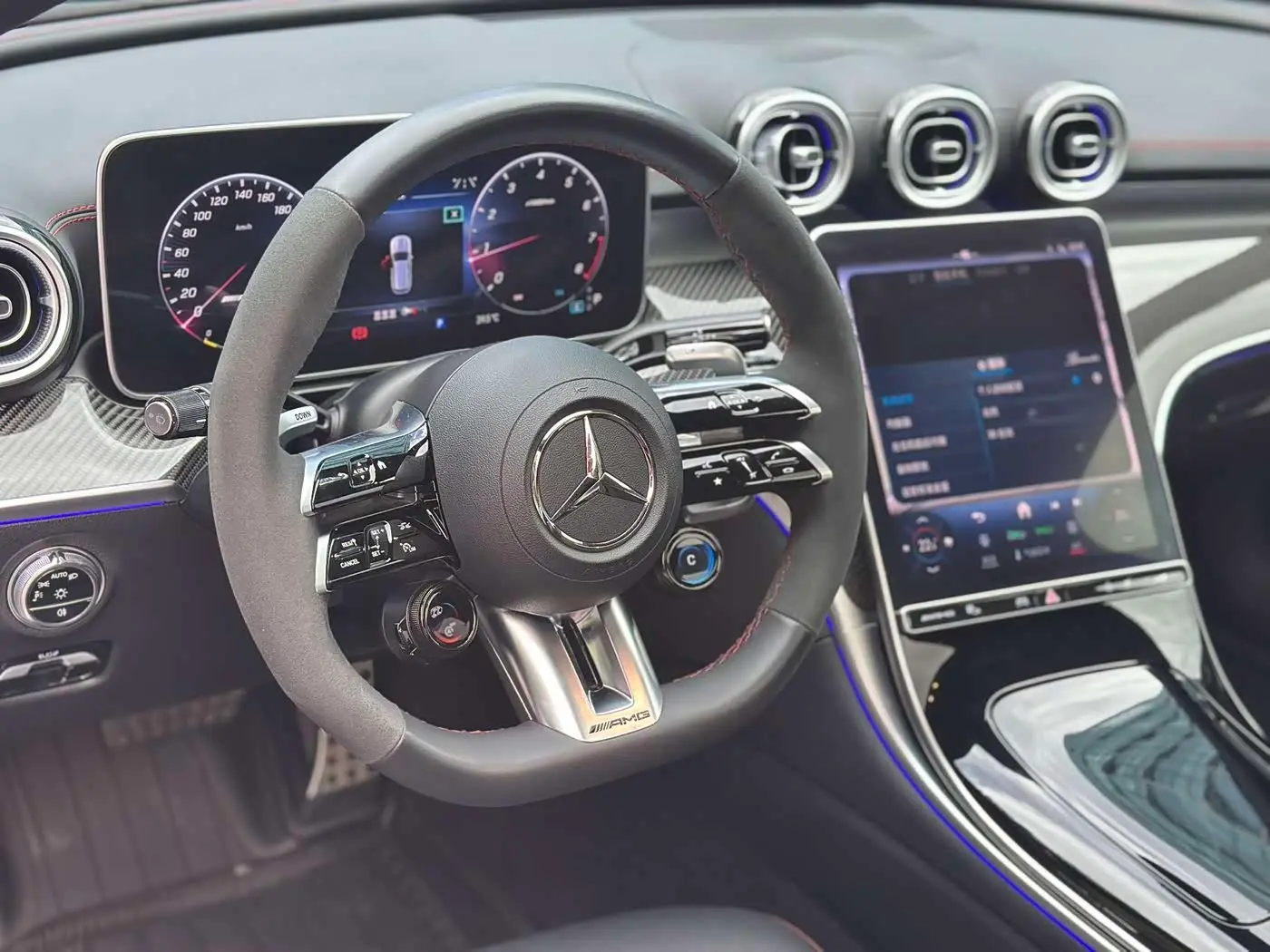 Mercedes-Benz C-Class AMG 2024 — Фото 8/13