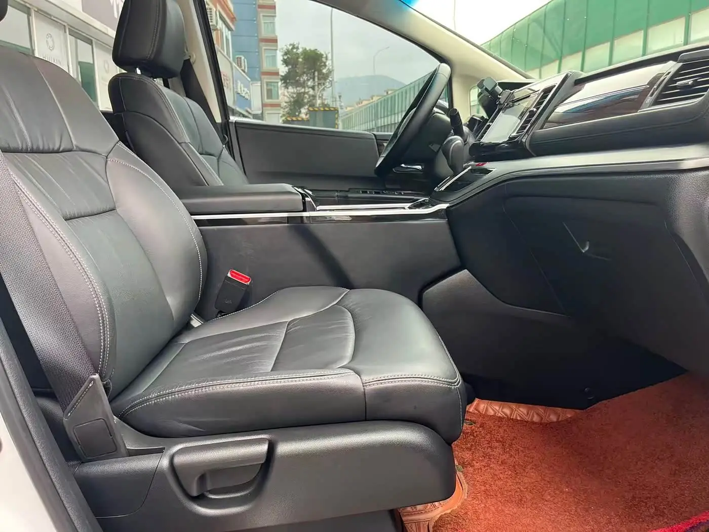 Honda Elysion 2018 — ფოტო 12/20