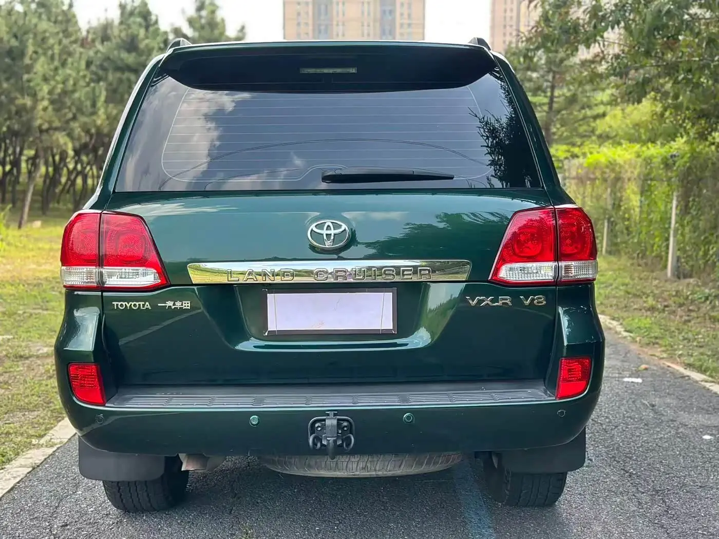 Toyota Land Cruiser 2010 — Photo 8/13