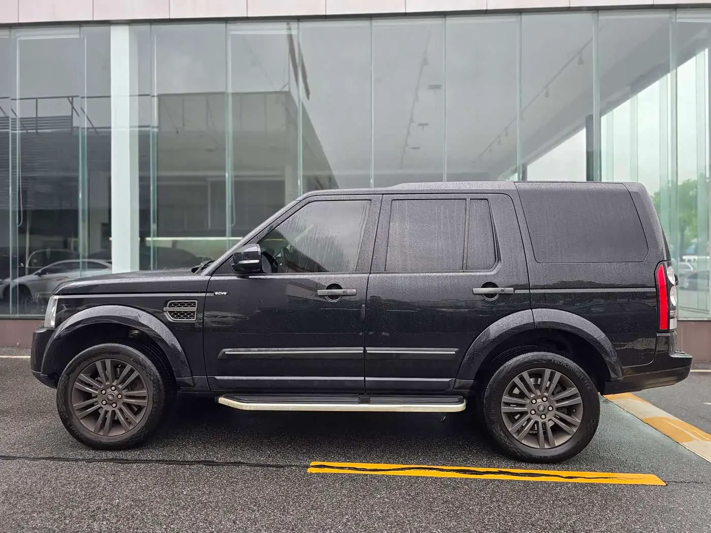 Land Rover Discovery 2016 — Фото 4/15
