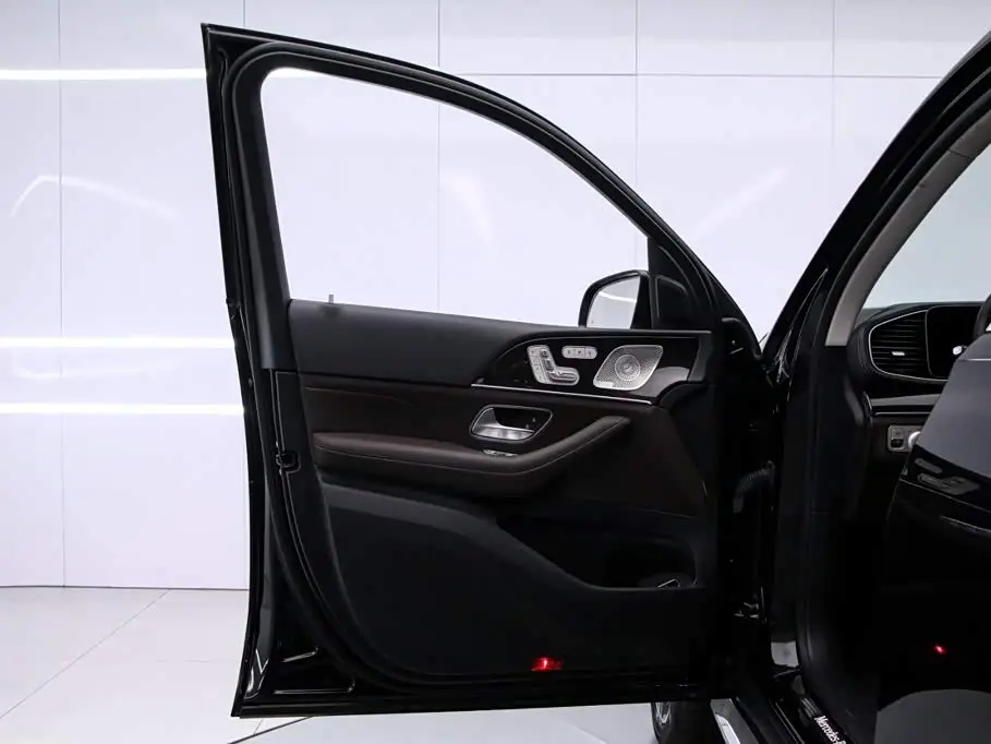 Mercedes-Benz GLS 2024 — Фото 14/20