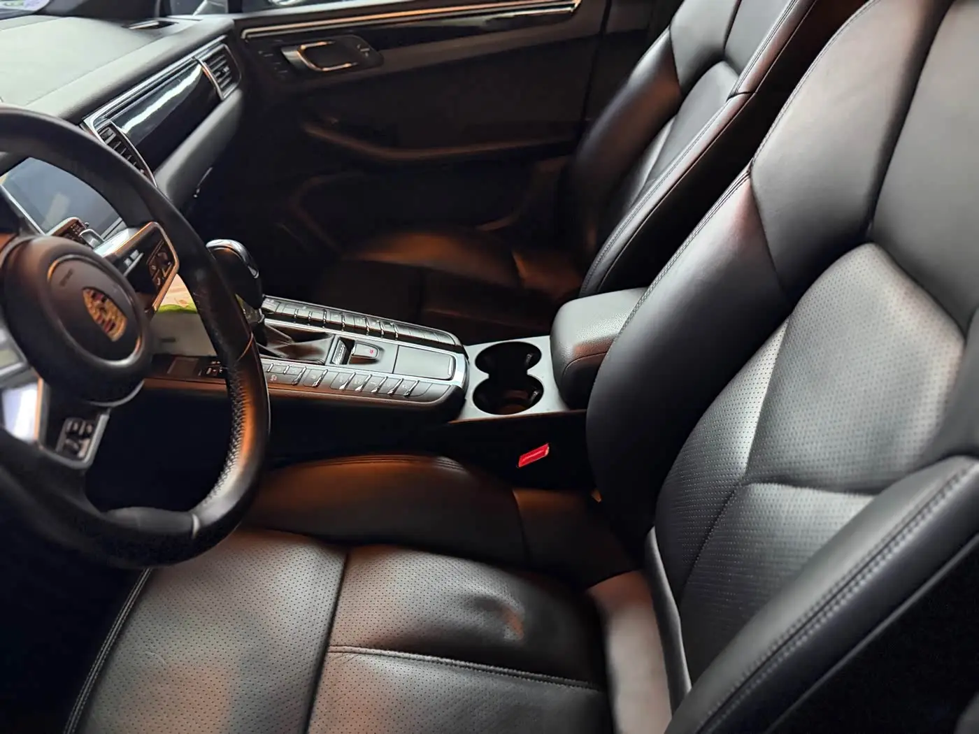 Porsche Macan 2017 — Photo 7/11