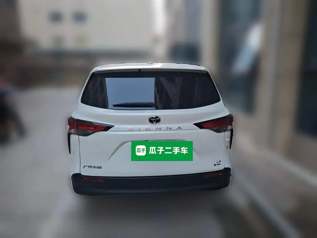 Toyota Sienna 2024 — Photo 3/20