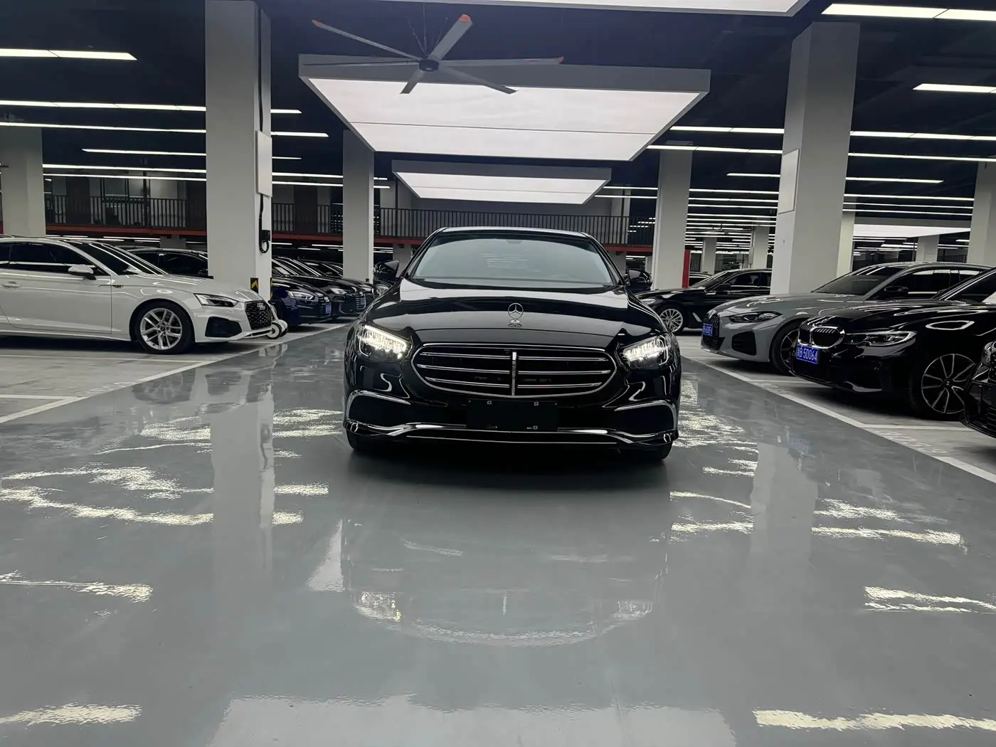Mercedes-Benz E-Class 2024 — Фото 2/15